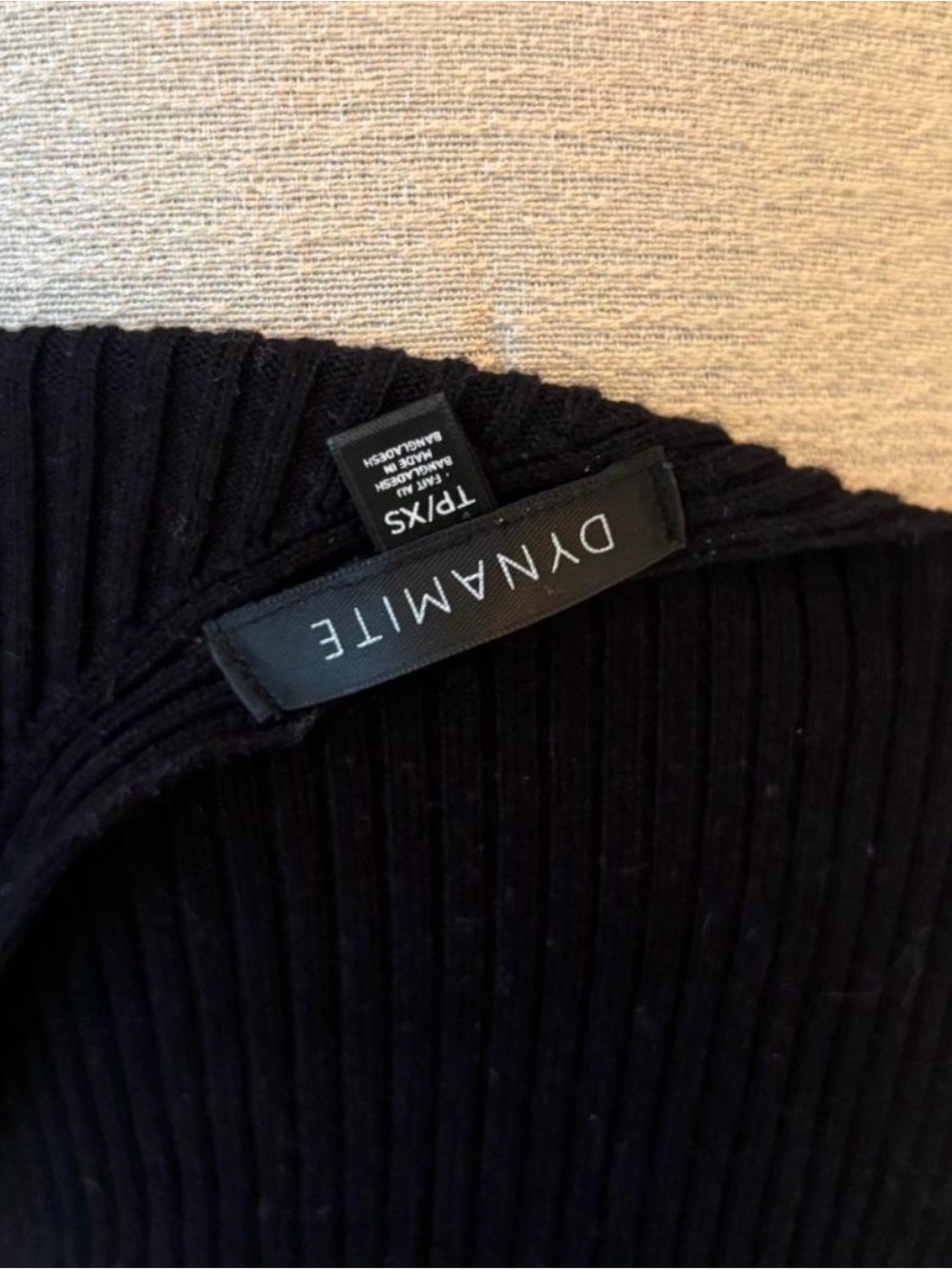 Dynamite Black Ribbed V-Neck Tank - Picture 4 of 5